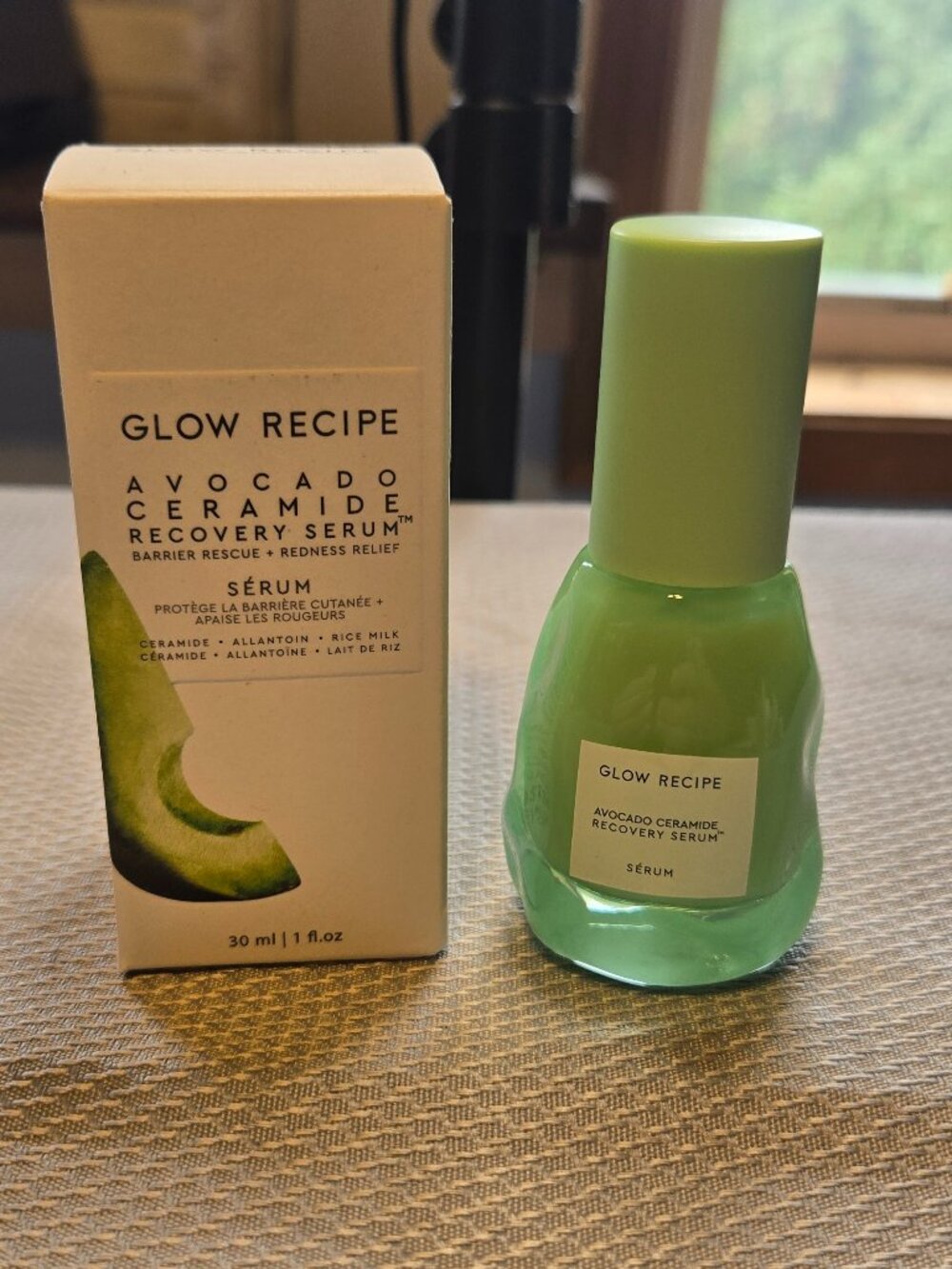 Glow Recipe Avocado Ceramide Recovery Serum - Green